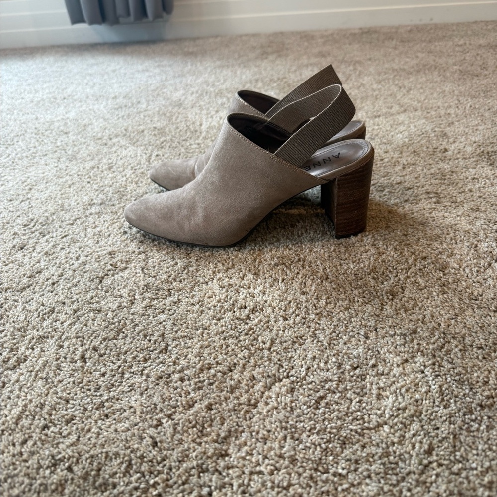 Anne Klein Elegant Tan Women's Shoes Size 9